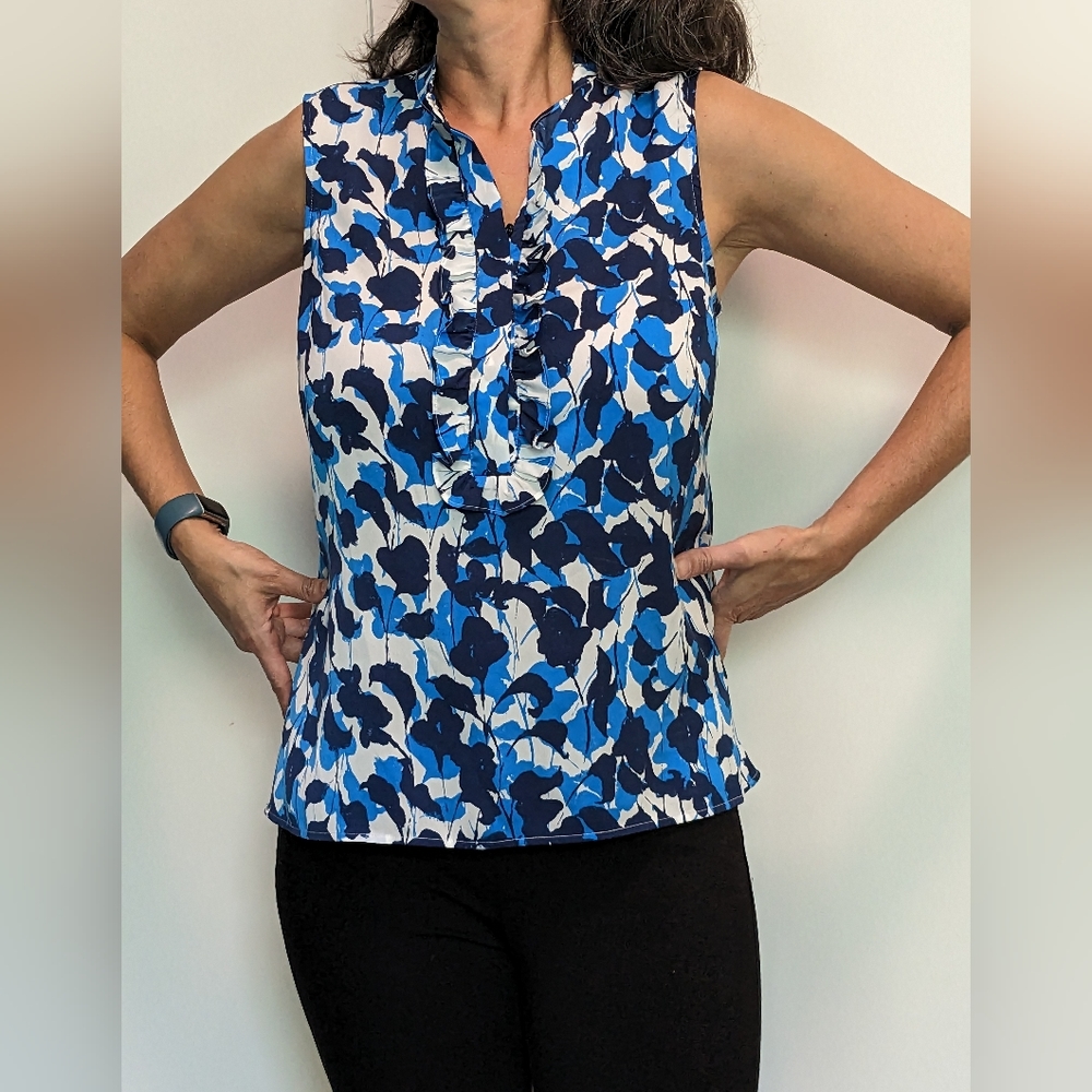 J.Crew Floral blue sleeveless blouse Sz 6 - Picture 2 of 5